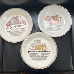 Vintage pie plates excellent condition